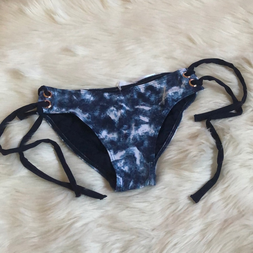 NWT Bikini bottom size s